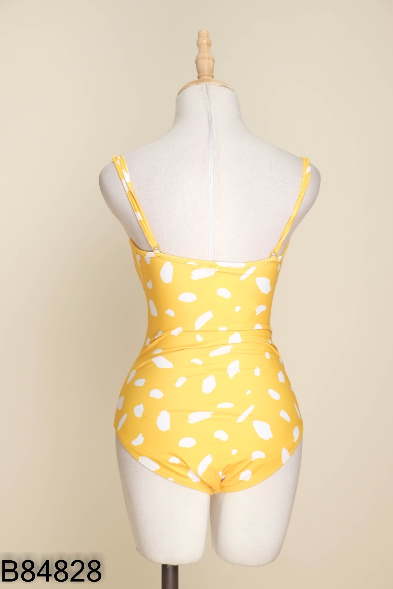 Bikini vàng hoạ tiết