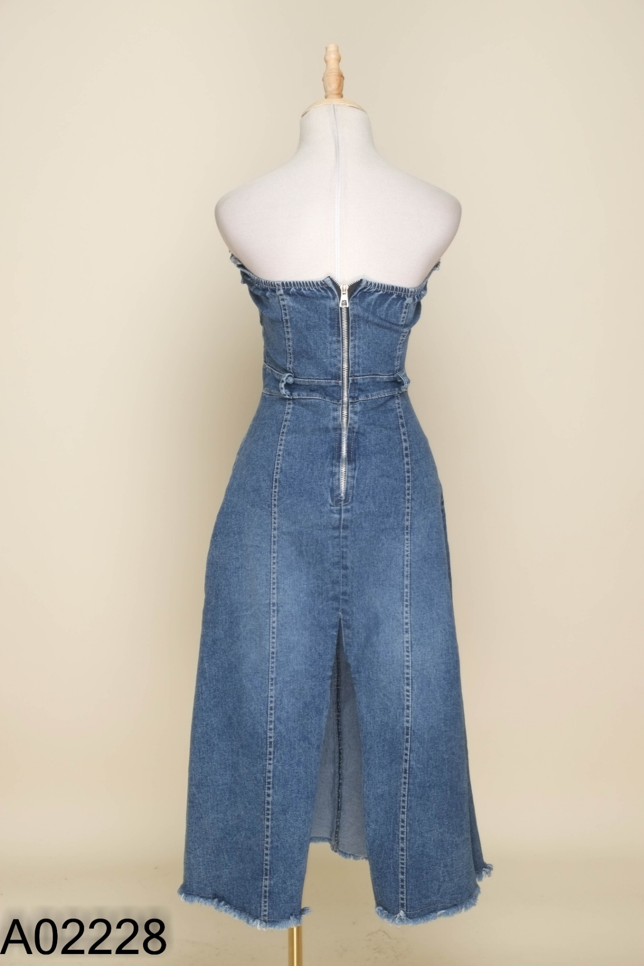 Váy quây jeans xanh tua rua