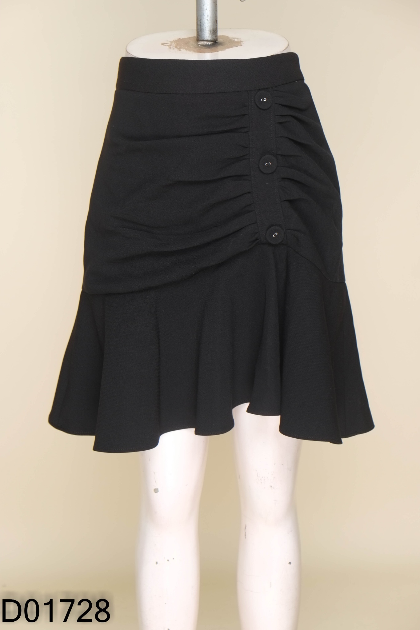 Chân váy HUONG BOUTIQUE đen đính khuy
