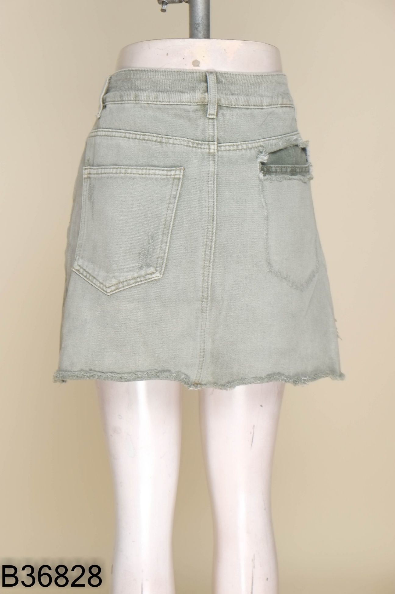 Chân váy jeans xanh rách