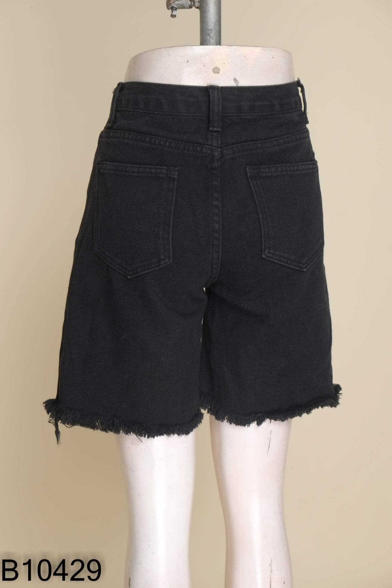 Quần short jeans đen