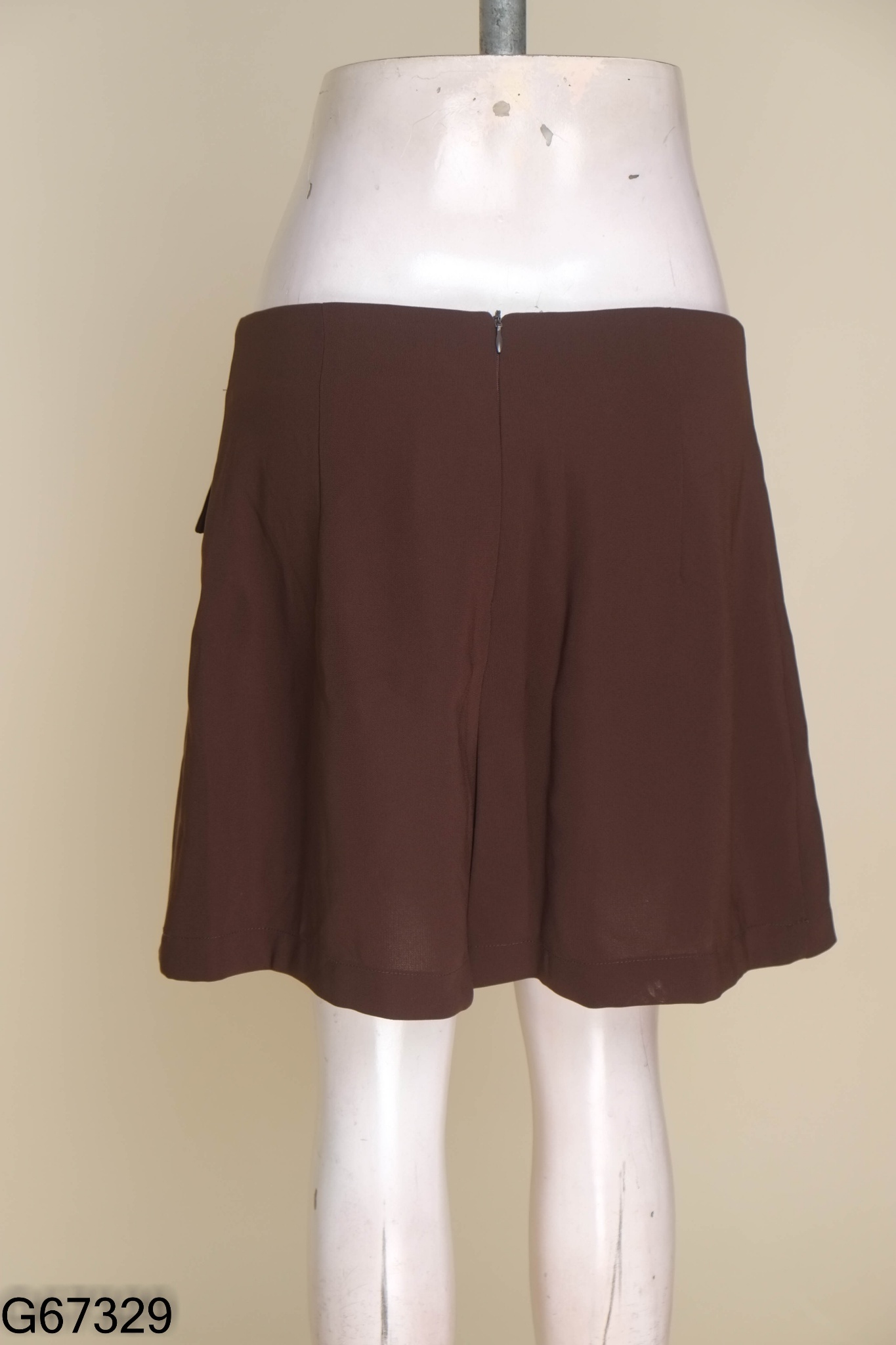 Quần short nâu trơn