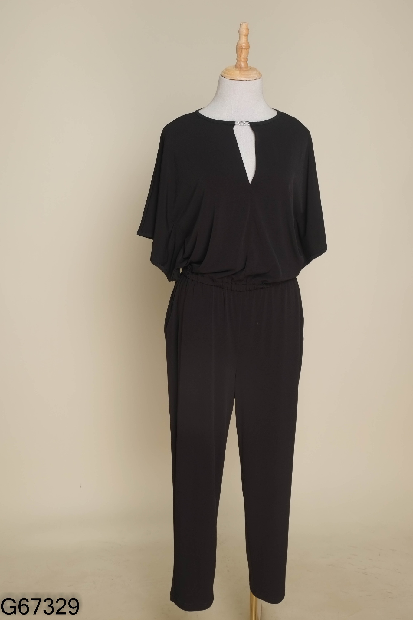 Jumpsuit đen trơn