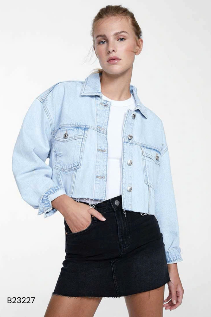 Áo HM khoác jeans xanh tua rua