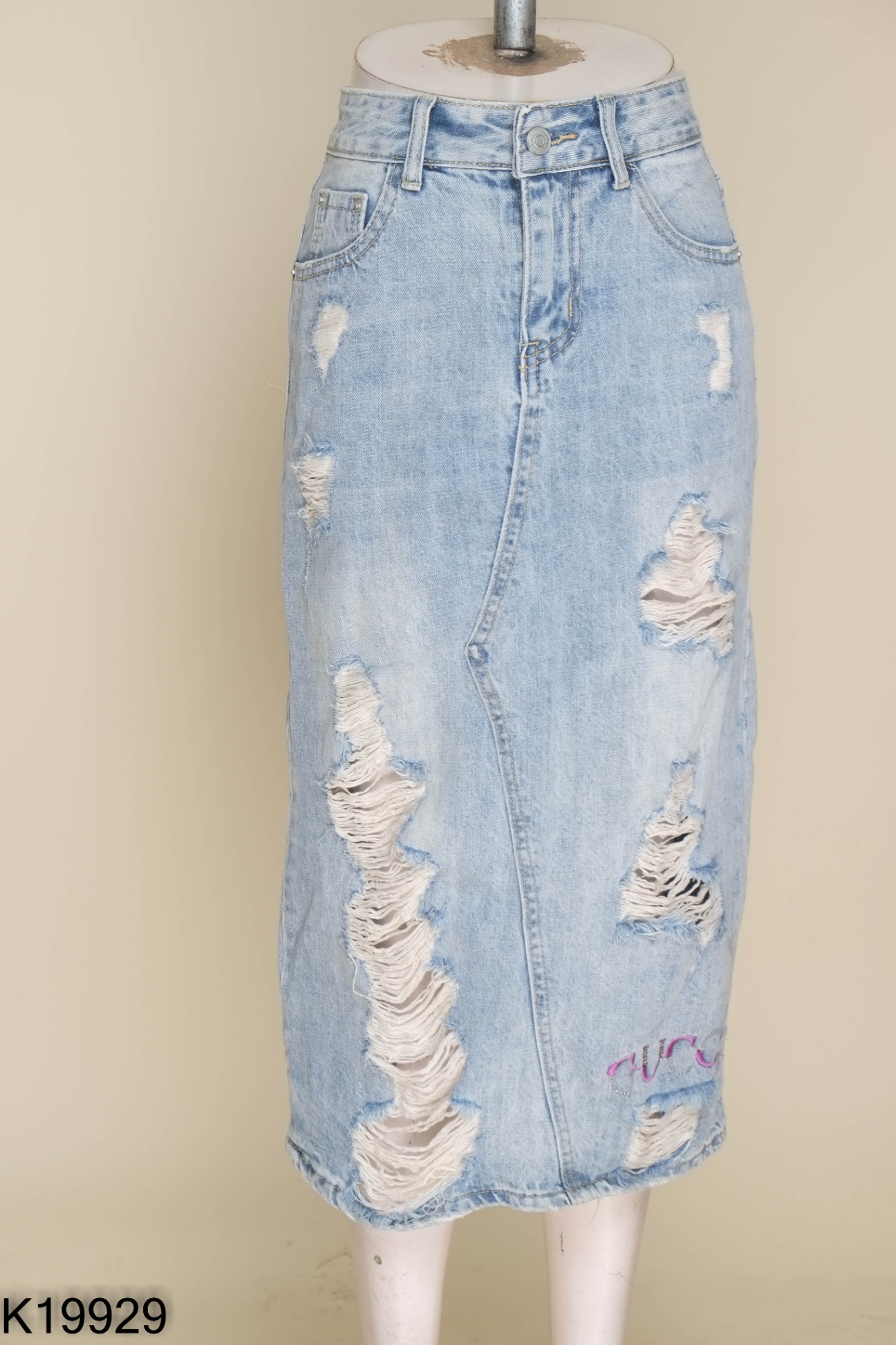 Chân váy jeans xanh rách