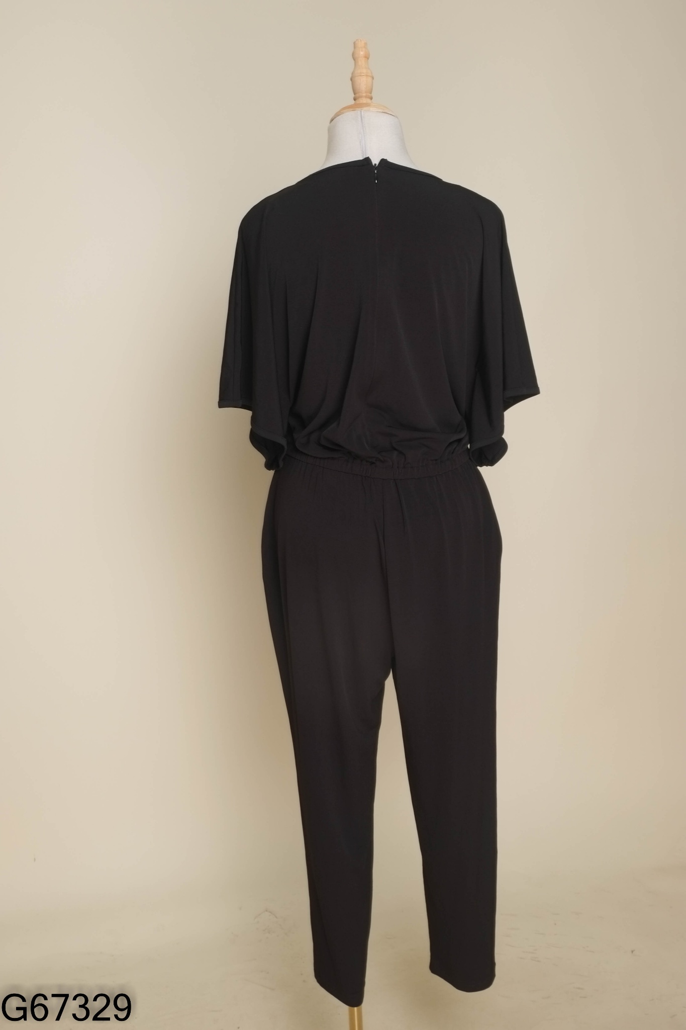 Jumpsuit đen trơn