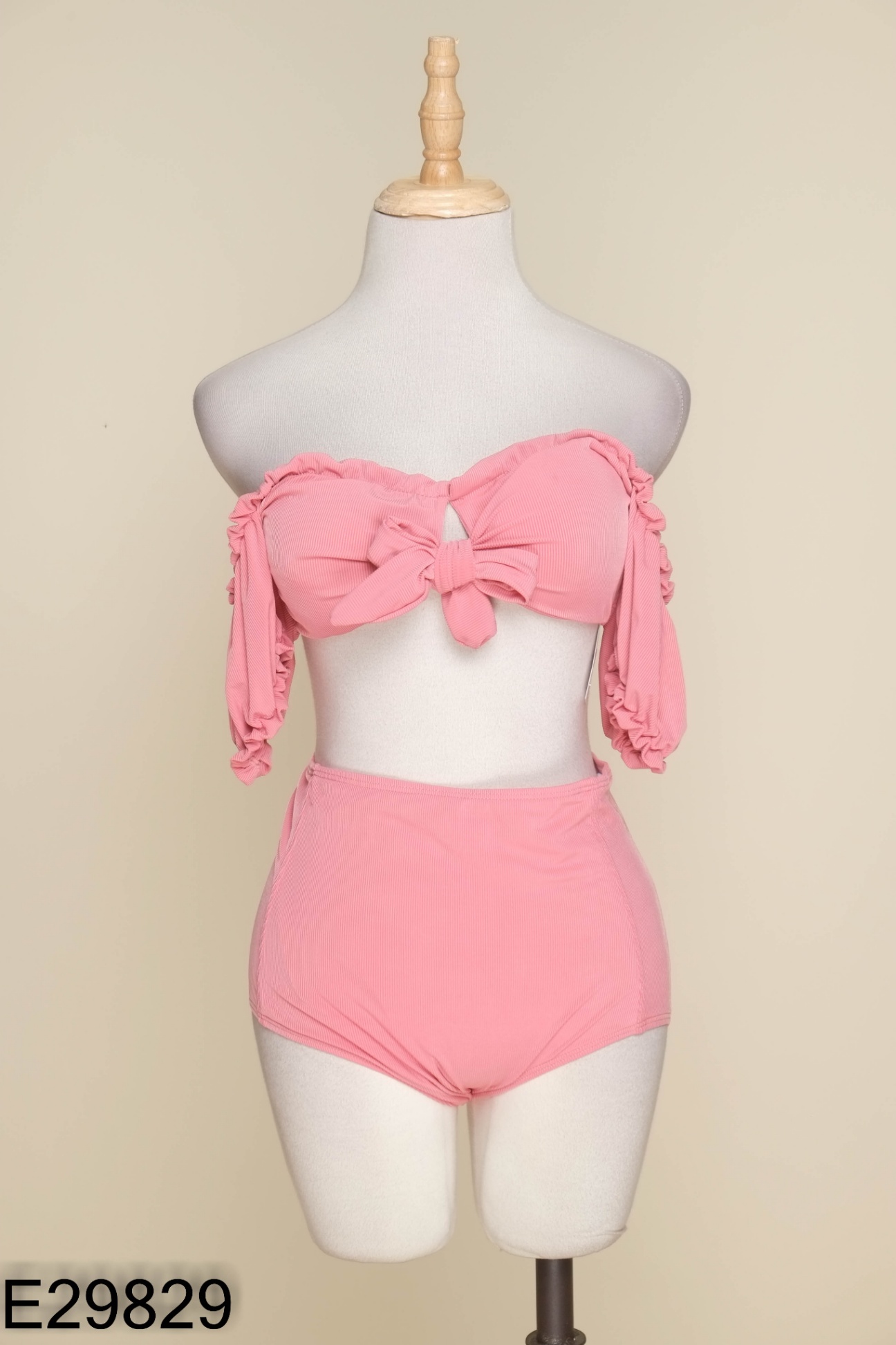 Set bikini hồng áo trễ vai + quần