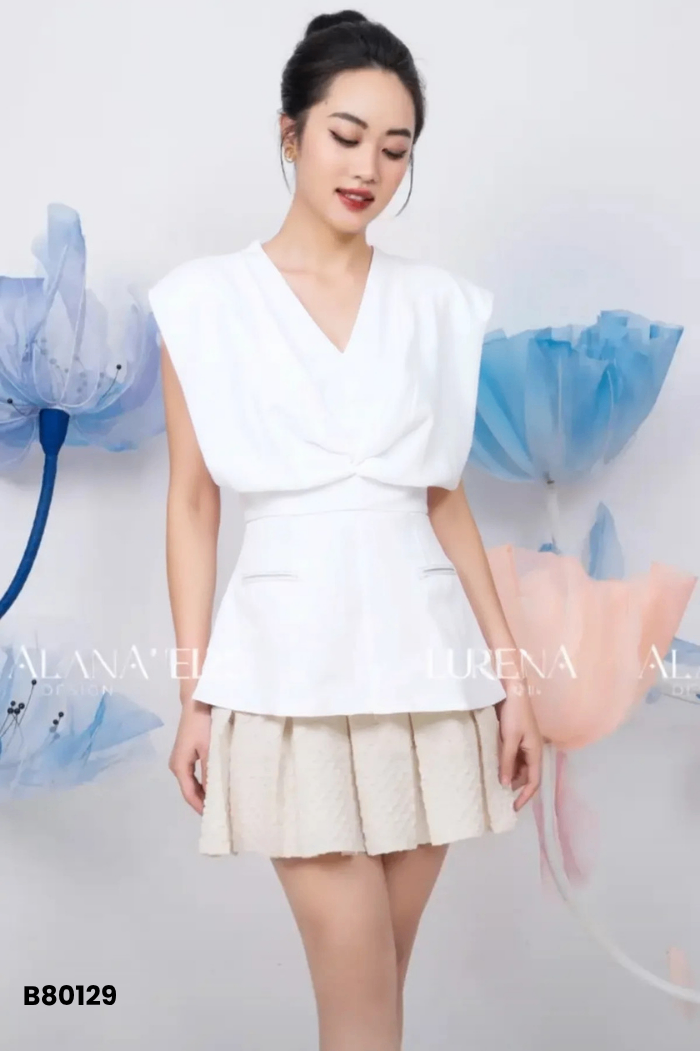 Áo trắng cổ V phối voan