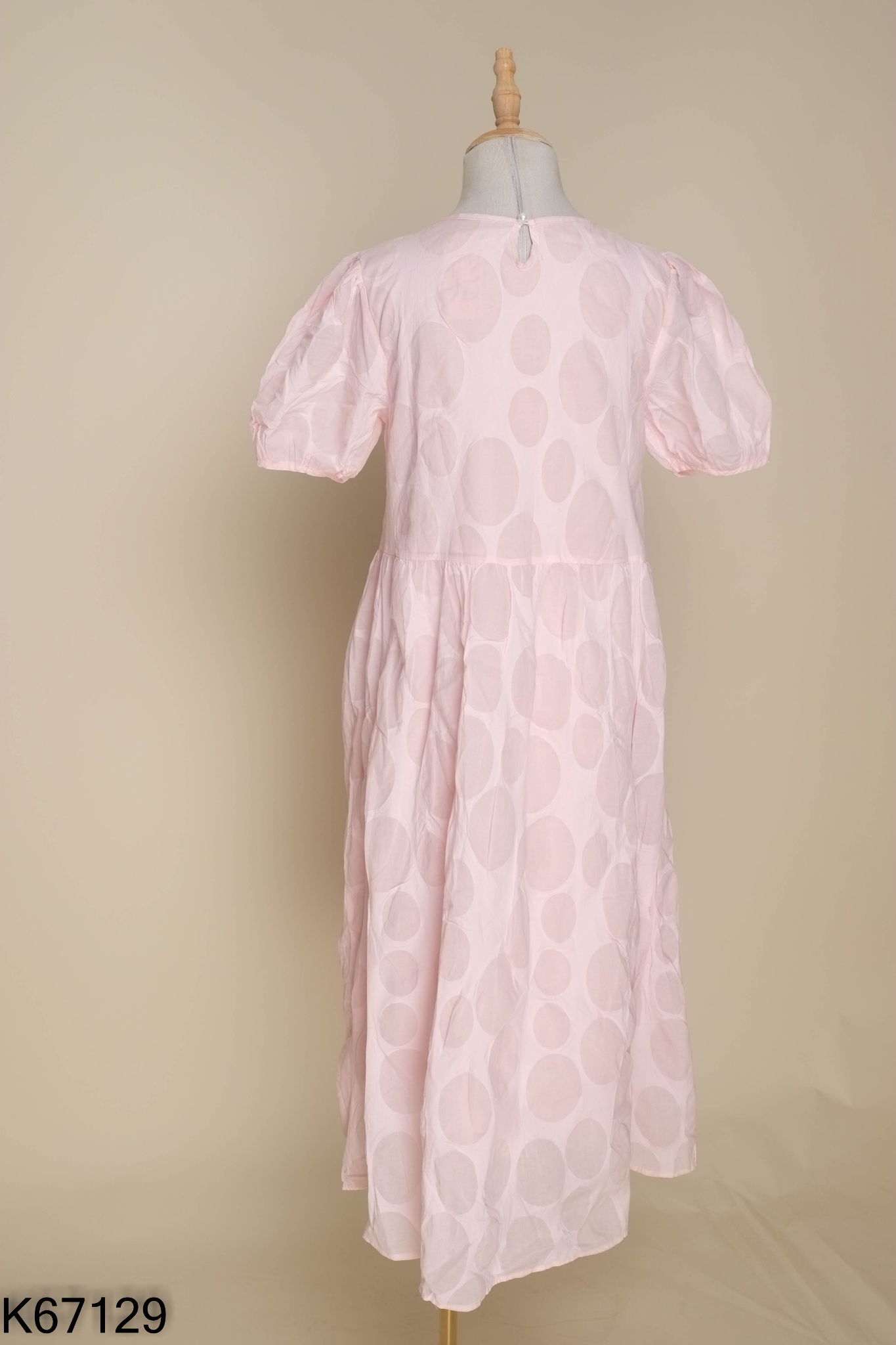 Váy hồng tay bồng