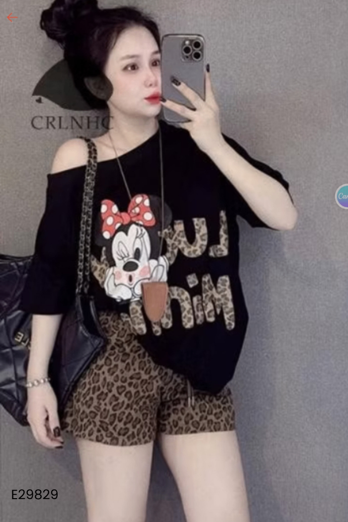 NEWTAG Set Áo đen lệch vai + quần short da beo