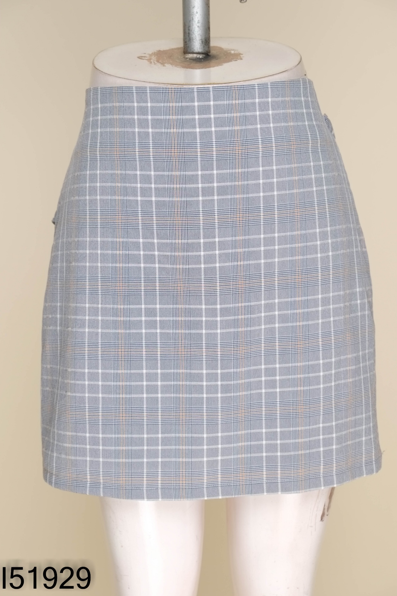 Chân váy 92WEAR xám kẻ trắng