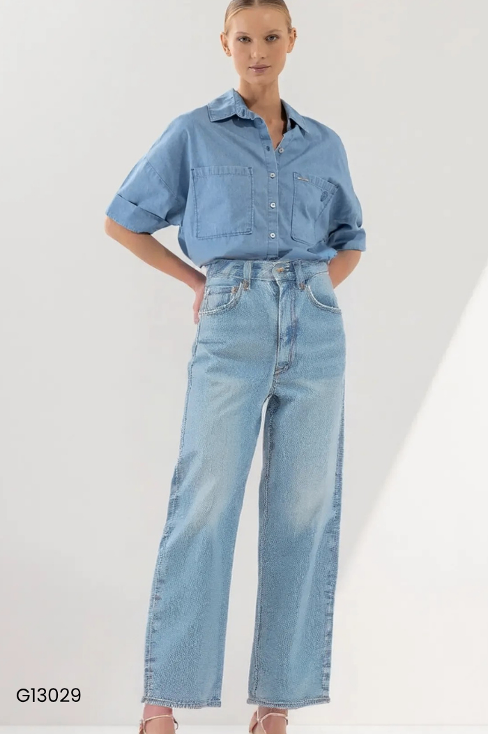 Quần jeans xanh trơn