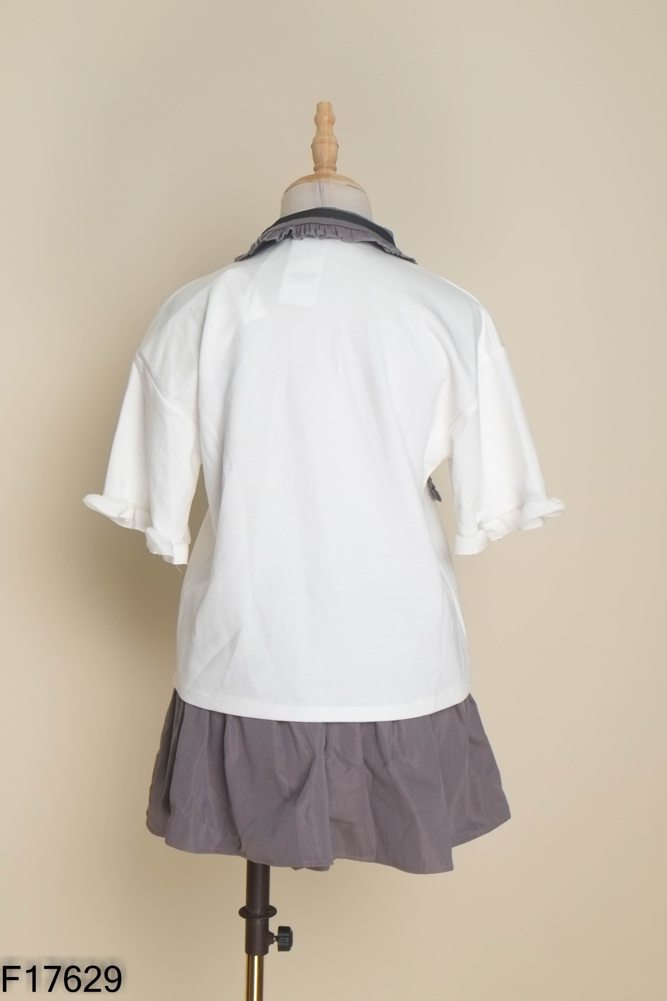 NEWTAG Set Áo trắng cổ xám nơ + chân váy