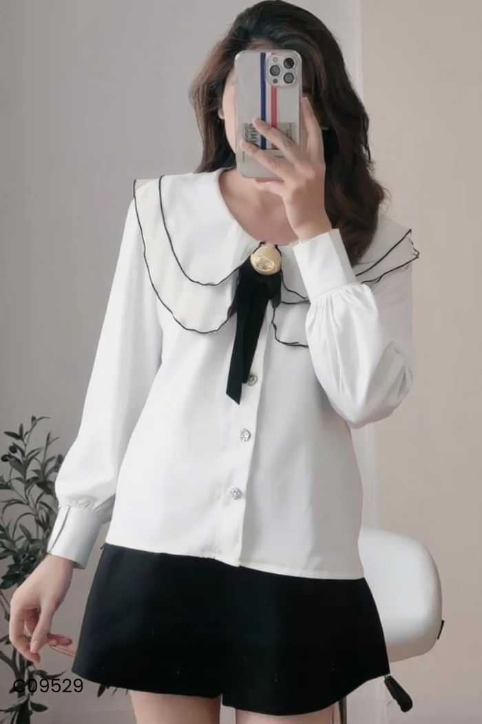 Áo lụa be cổ bèo