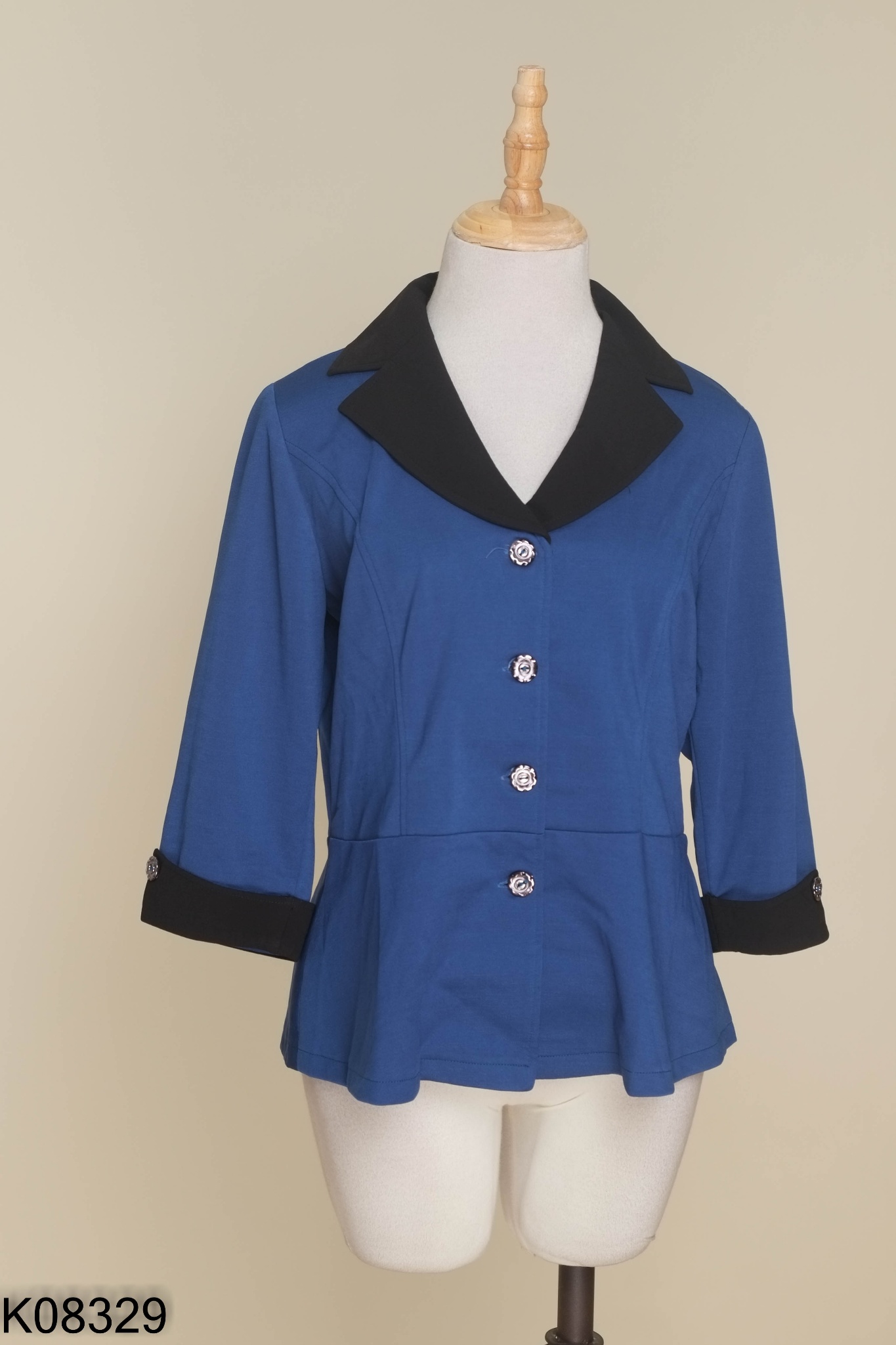 NEWTAG Áo LÁ CHIC xanh cổ đen