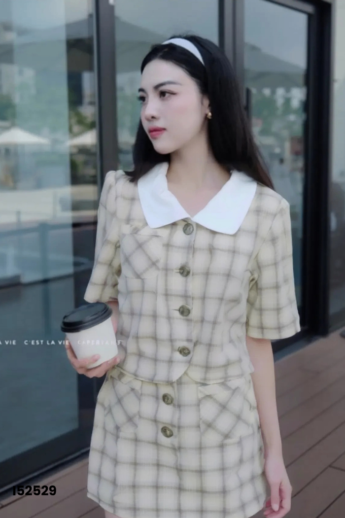 Set Áo xanh kẻ C'EST LA VIE cổ trắng + chân váy