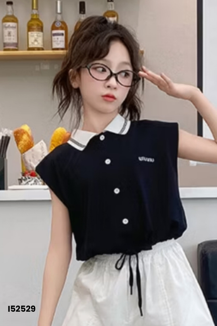 Áo len mongtoghi đen cổ be