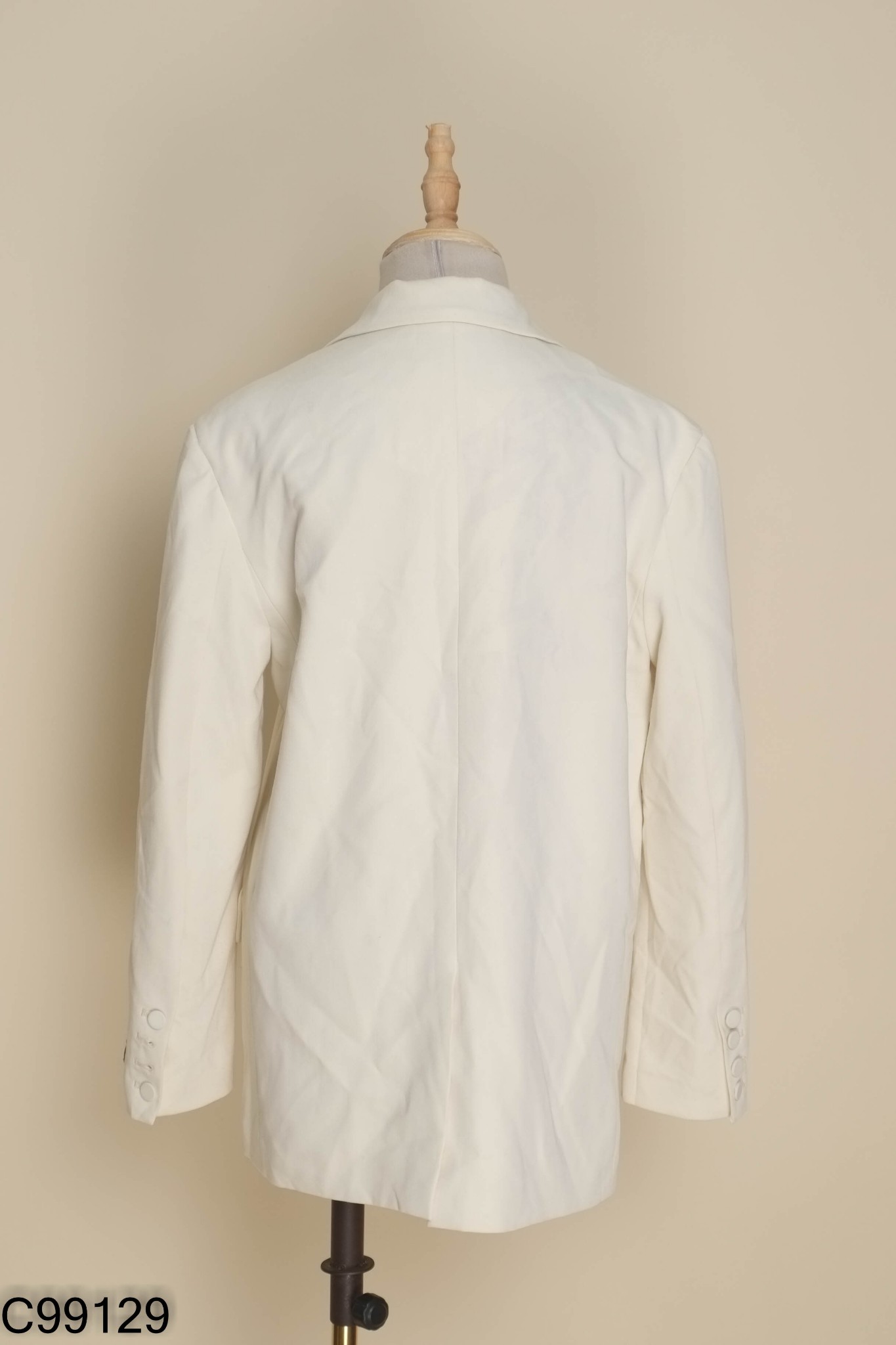 Blazer be phối khuy