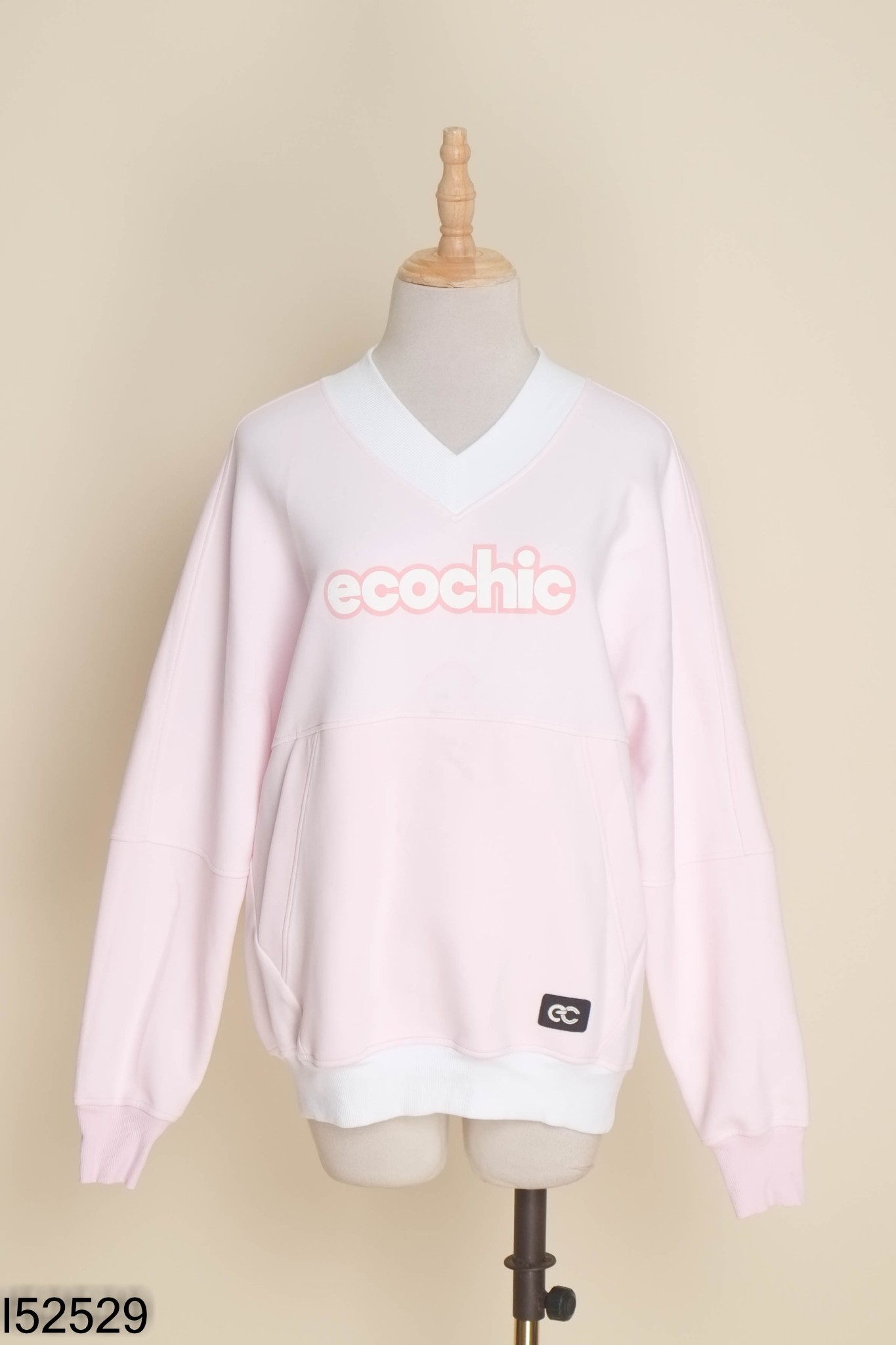 Áo hồng ECO CHIC cổ tim in chữ