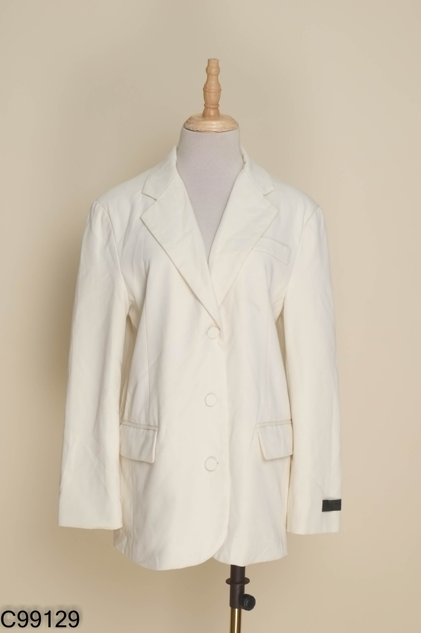 Blazer be phối khuy