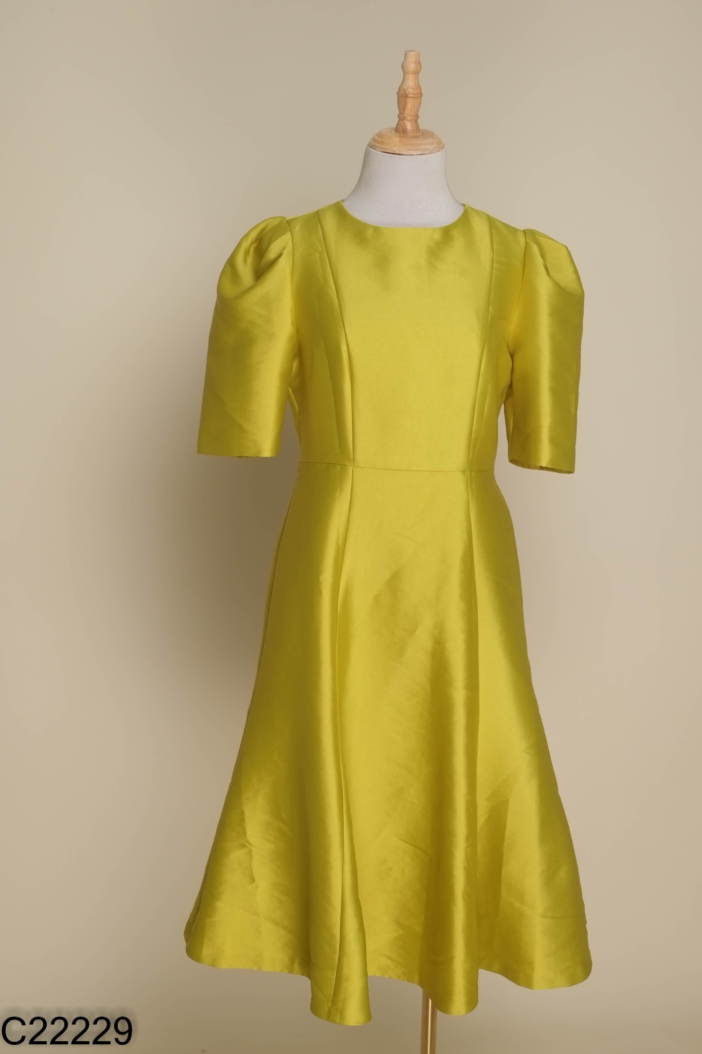 Váy S.PEARL xanh vàng trơn