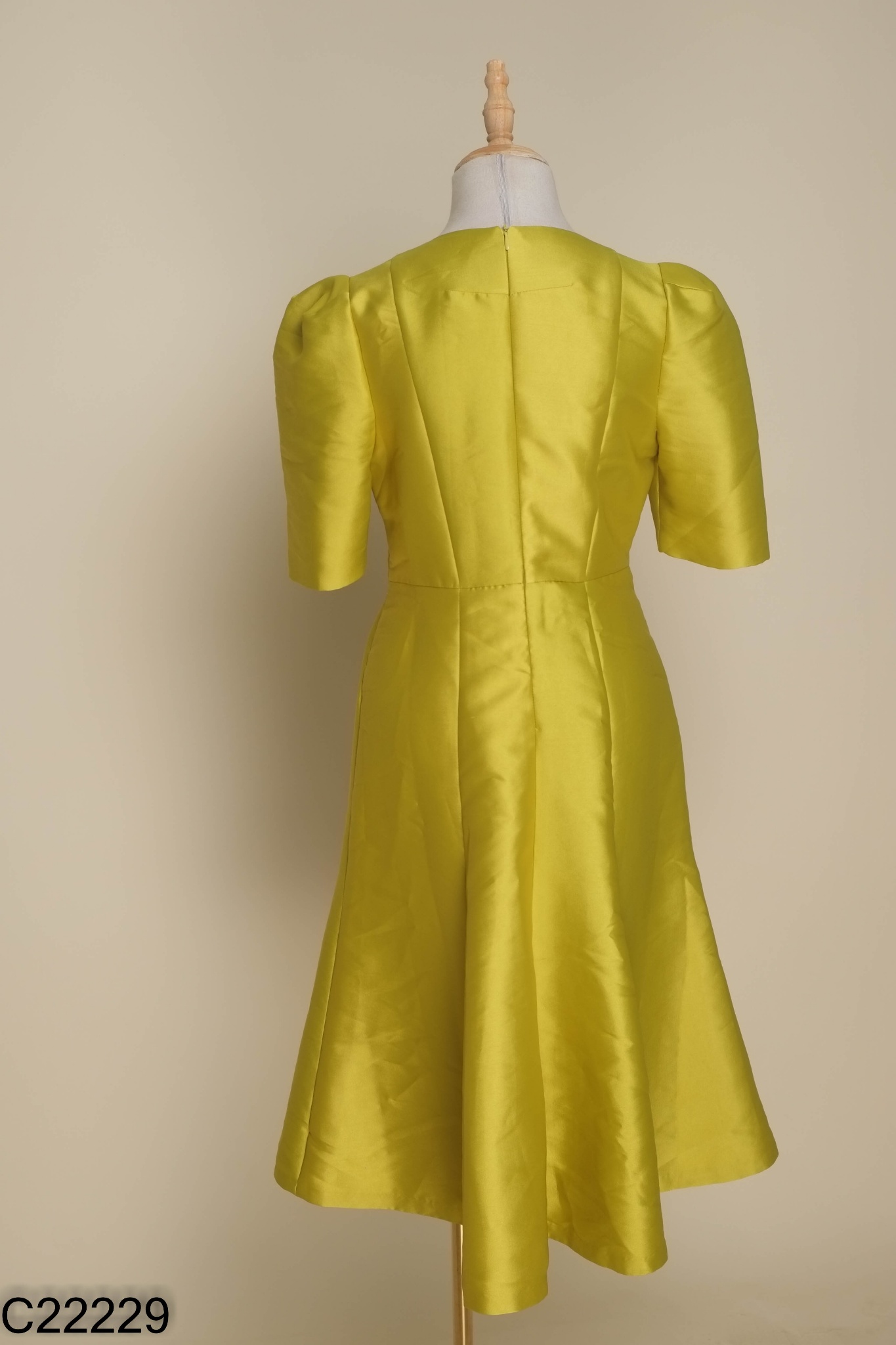 Váy S.PEARL xanh vàng trơn