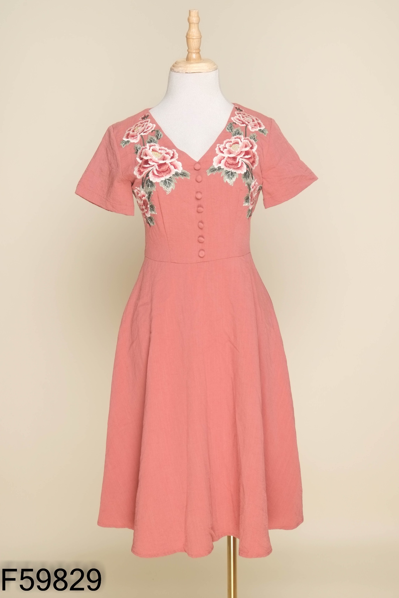 Váy hồng ADORE DRESS thêu hoa