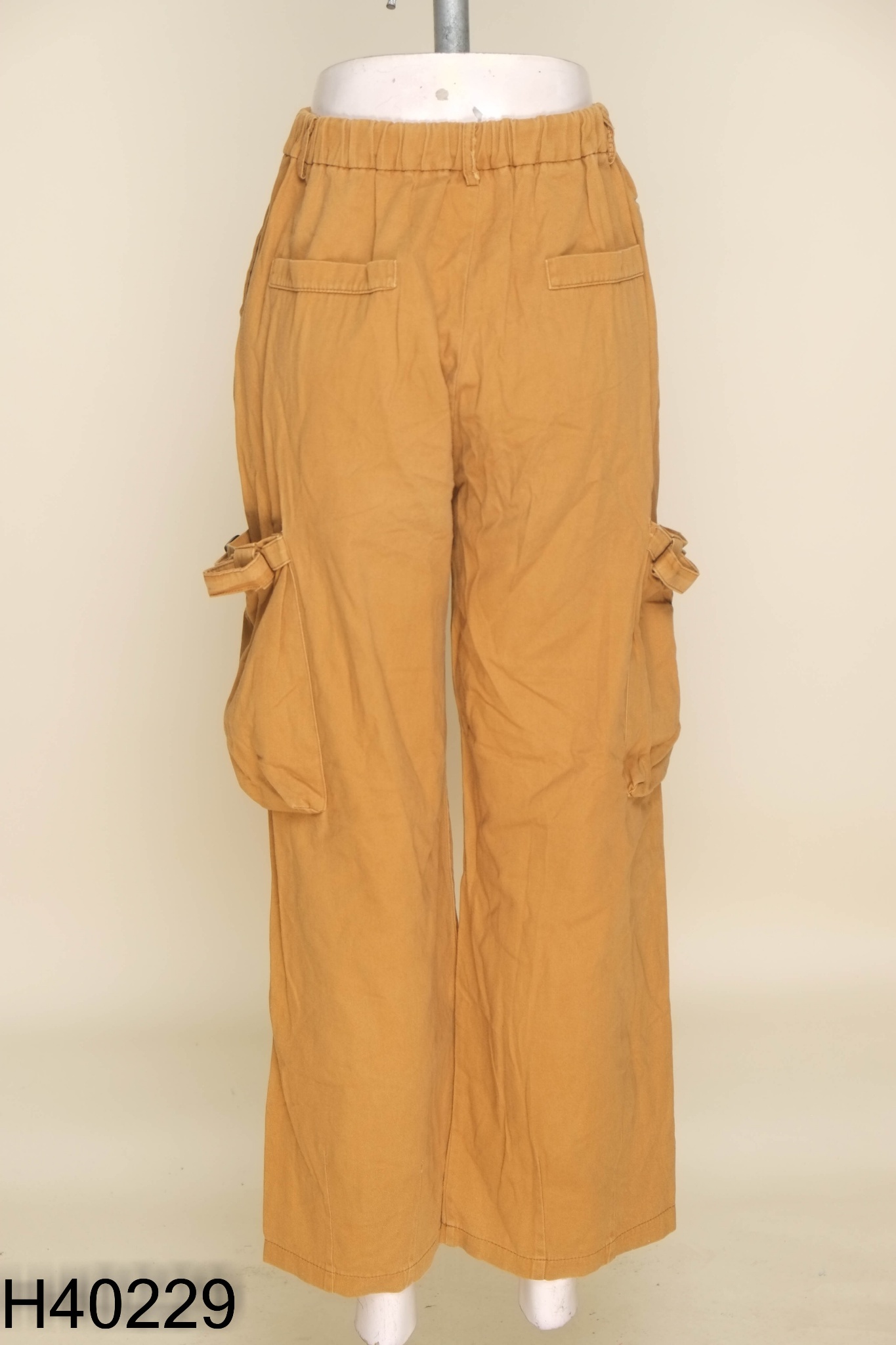 Quần kaki nâu đậm