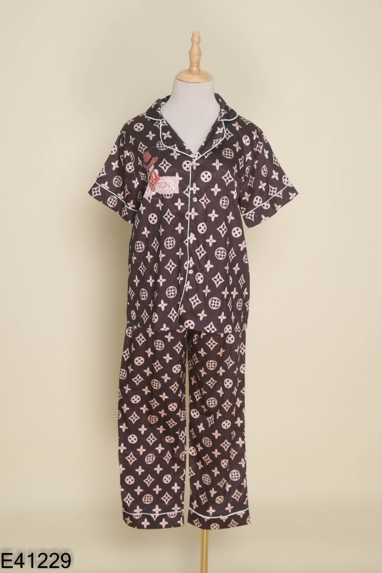 Set bộ ngủ lụa đen hoạ tiết