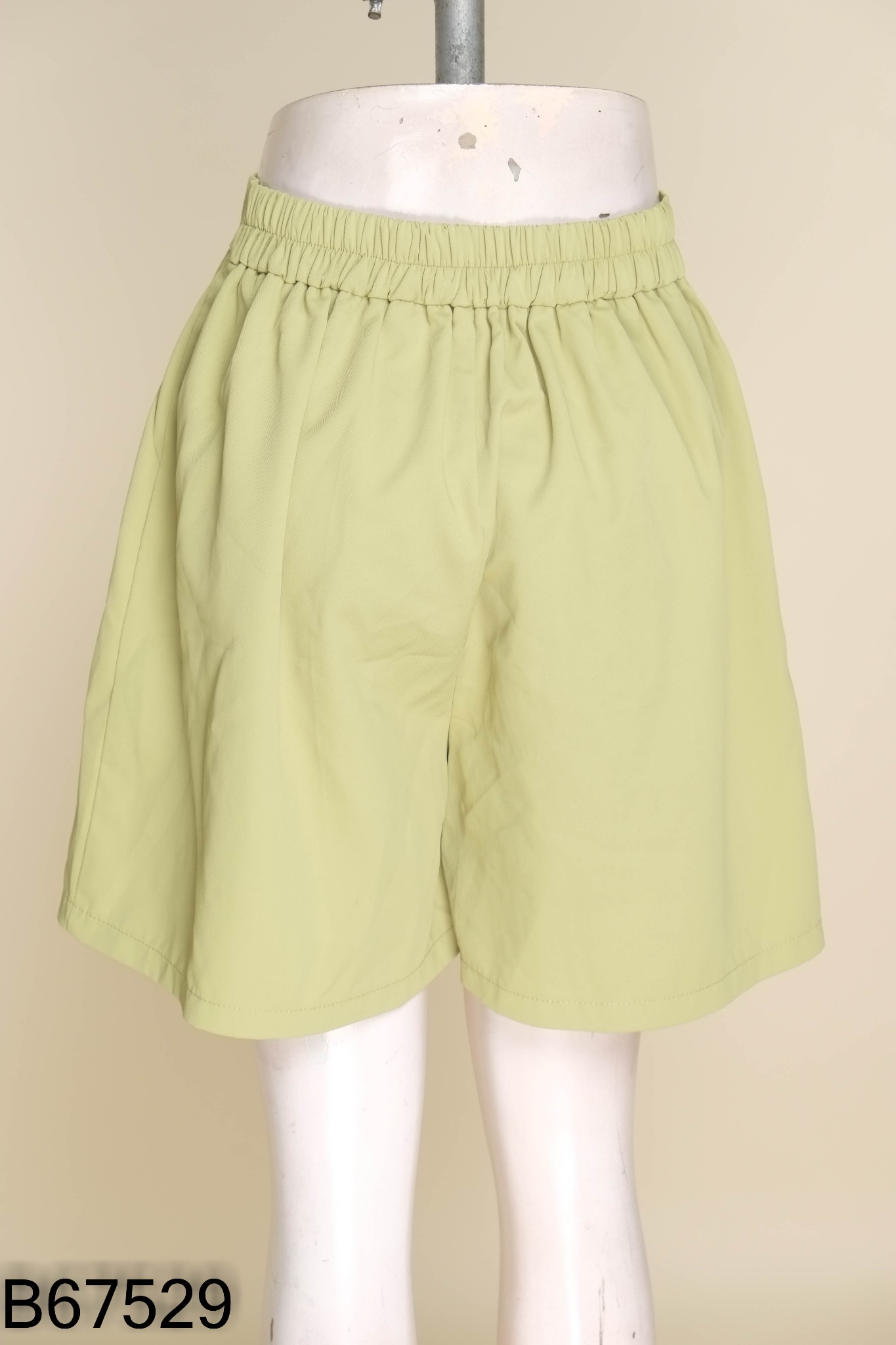 Quần short xanh trơn