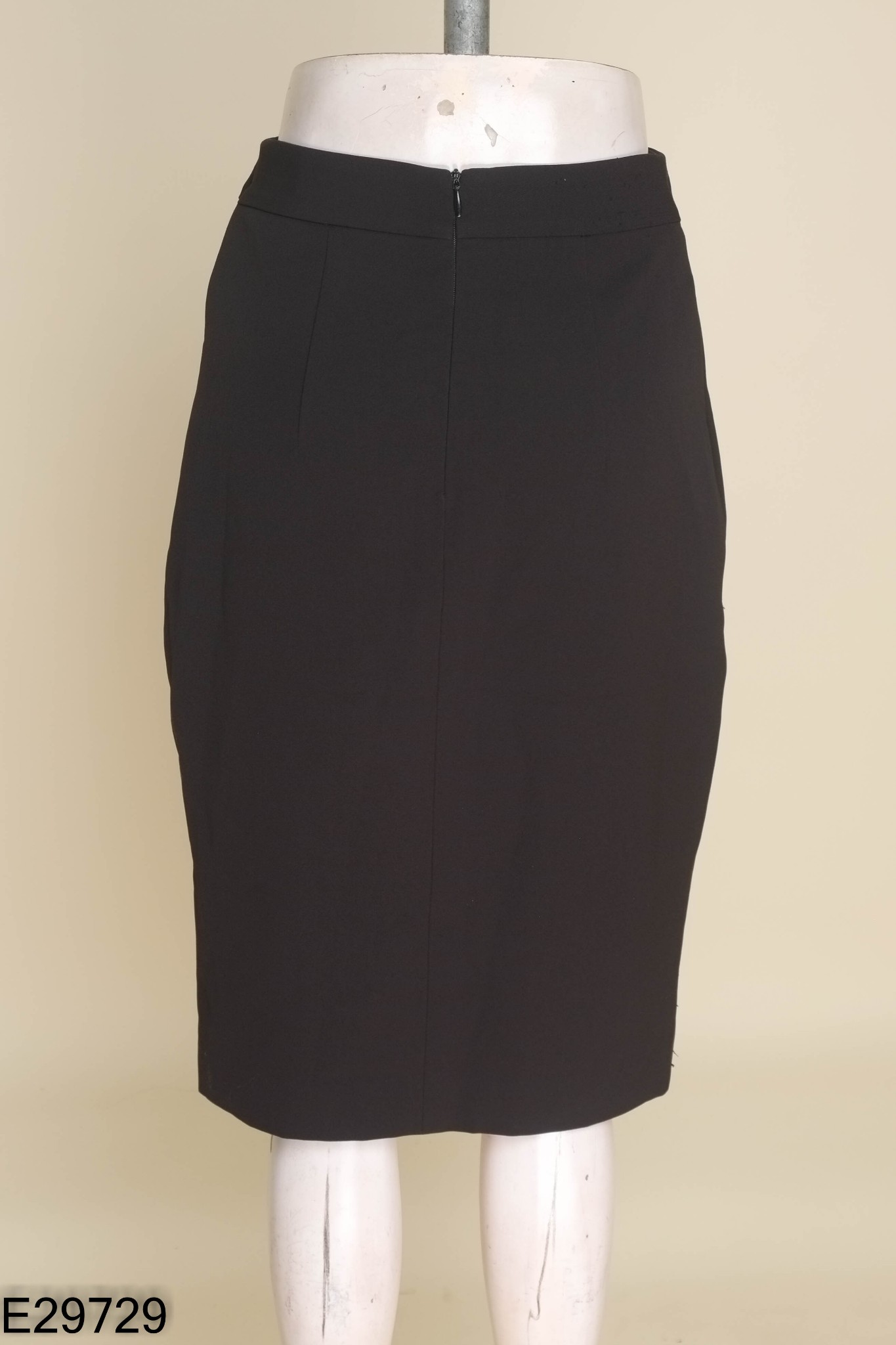 Chân váy IVY MODA đen sọc đỏ