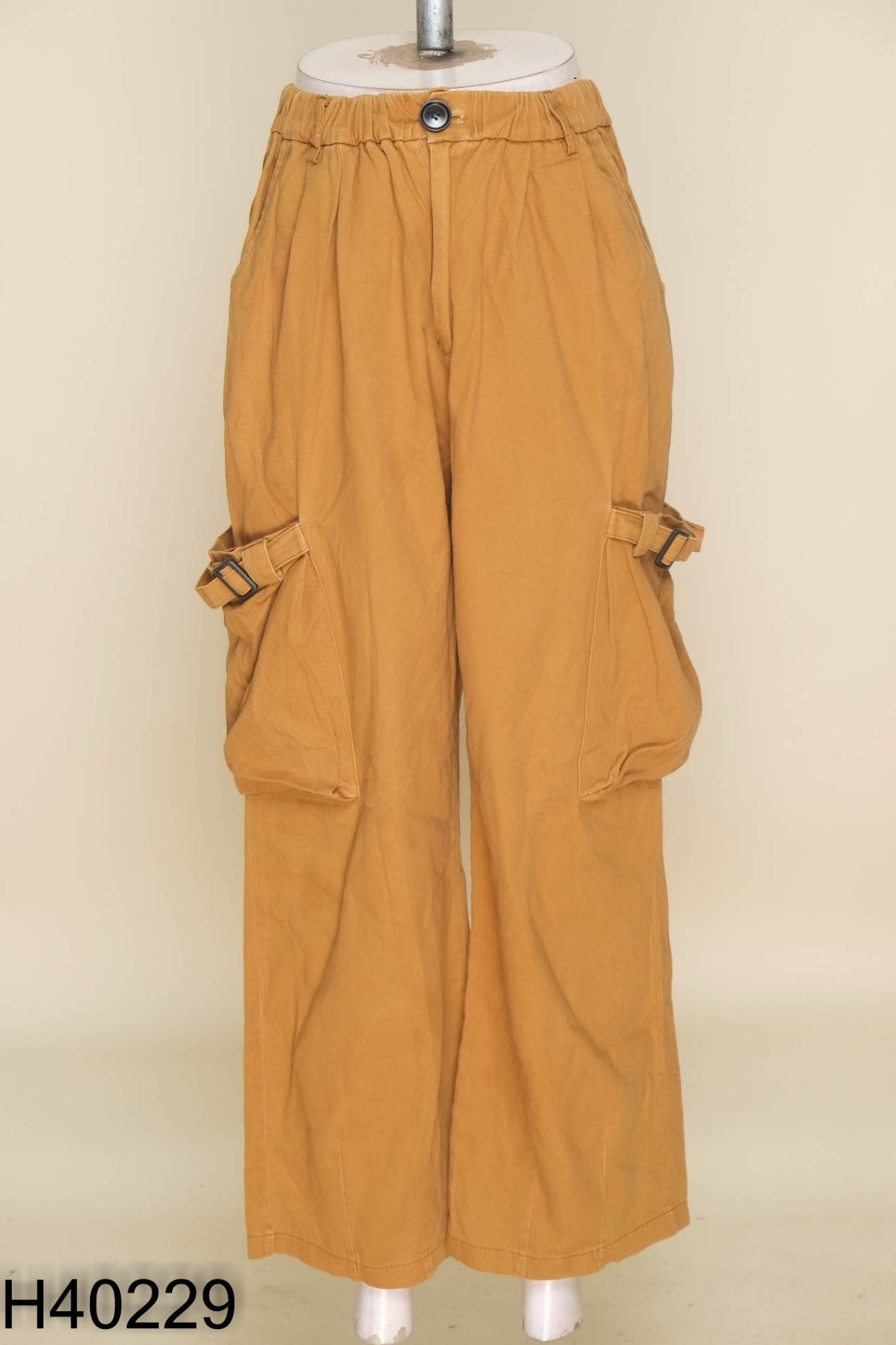 Quần kaki nâu đậm