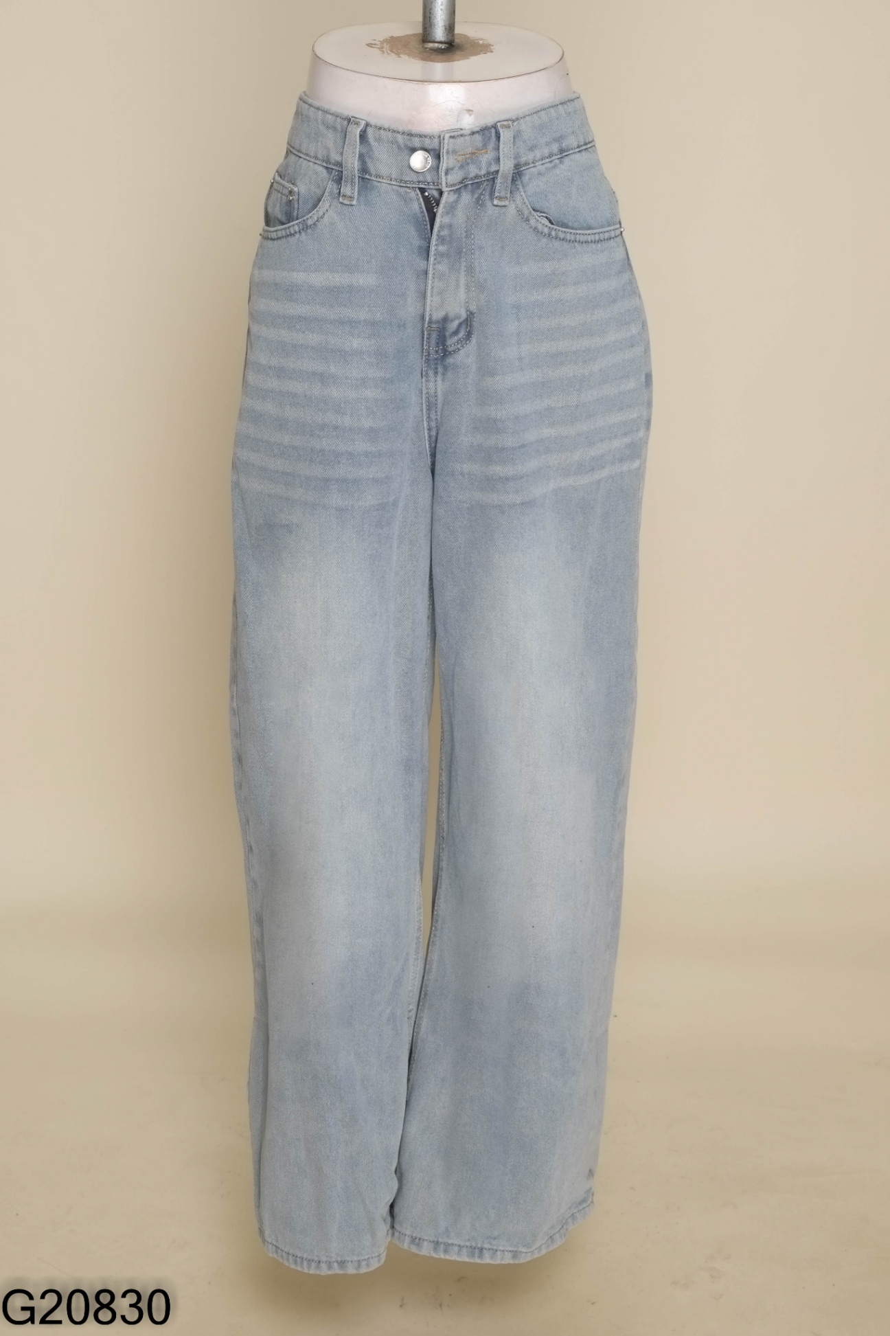 Quần jeans suông xanh ống rộng