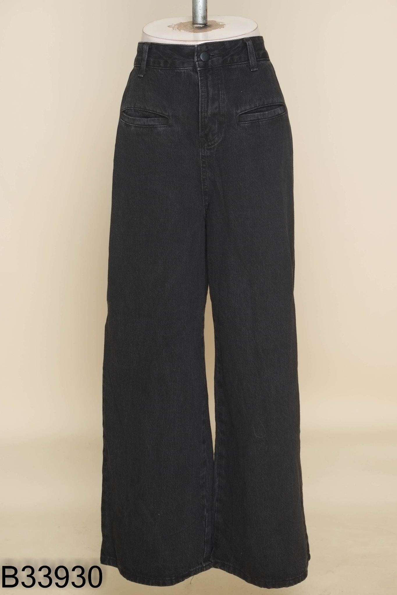 Quần jeans đen ống rộng