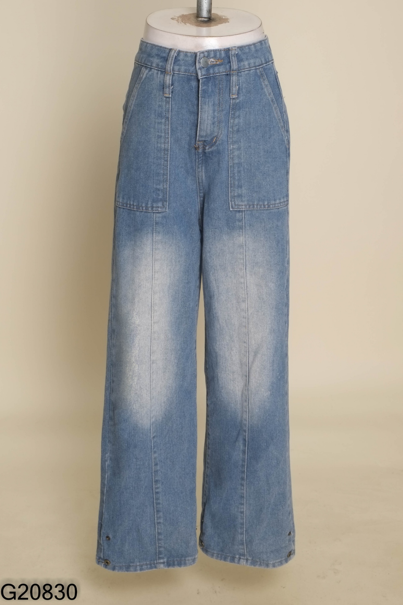 Quần jeans xanh gân giữa