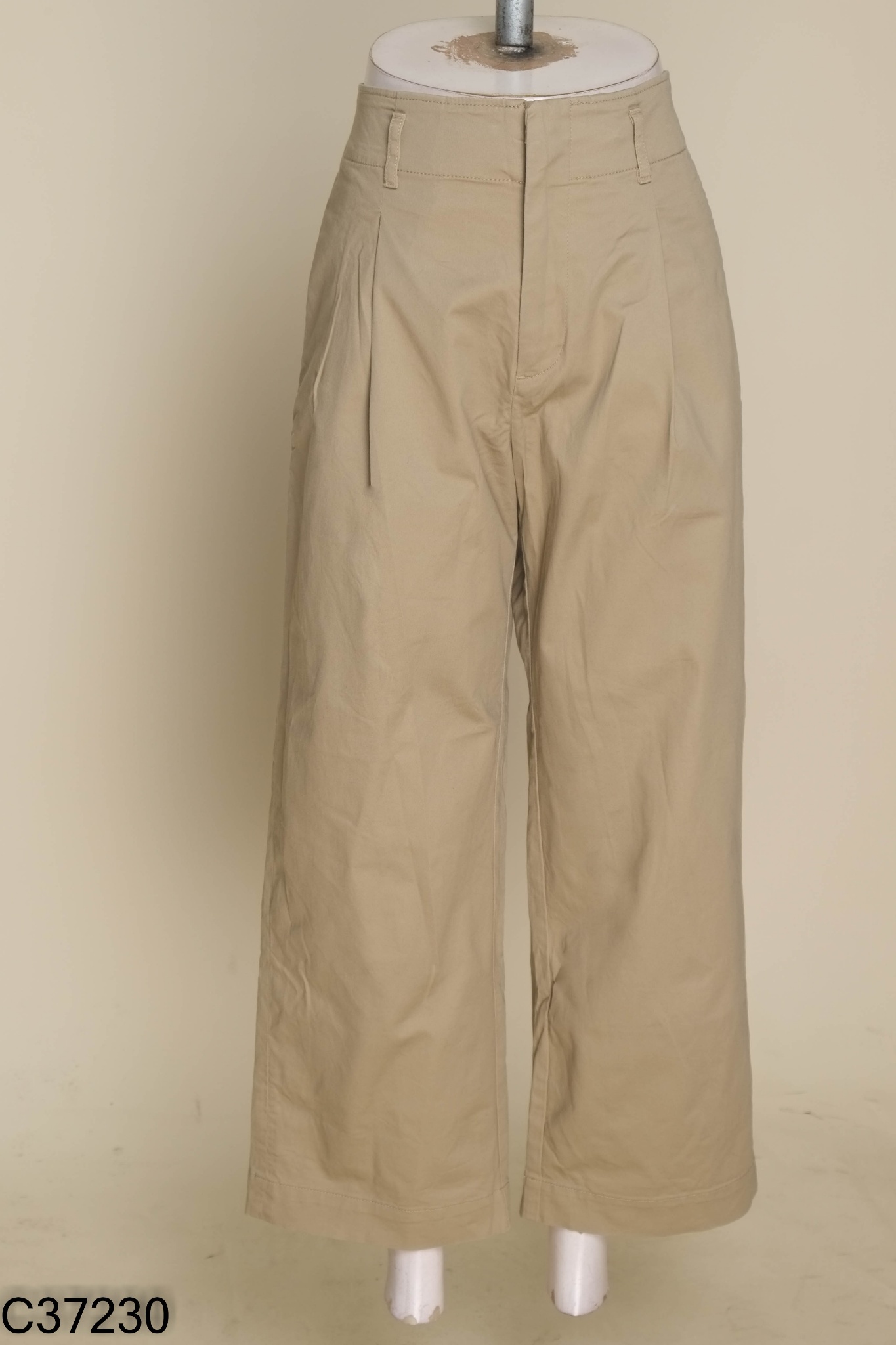 Quần kaki UNIQLO nâu trơn