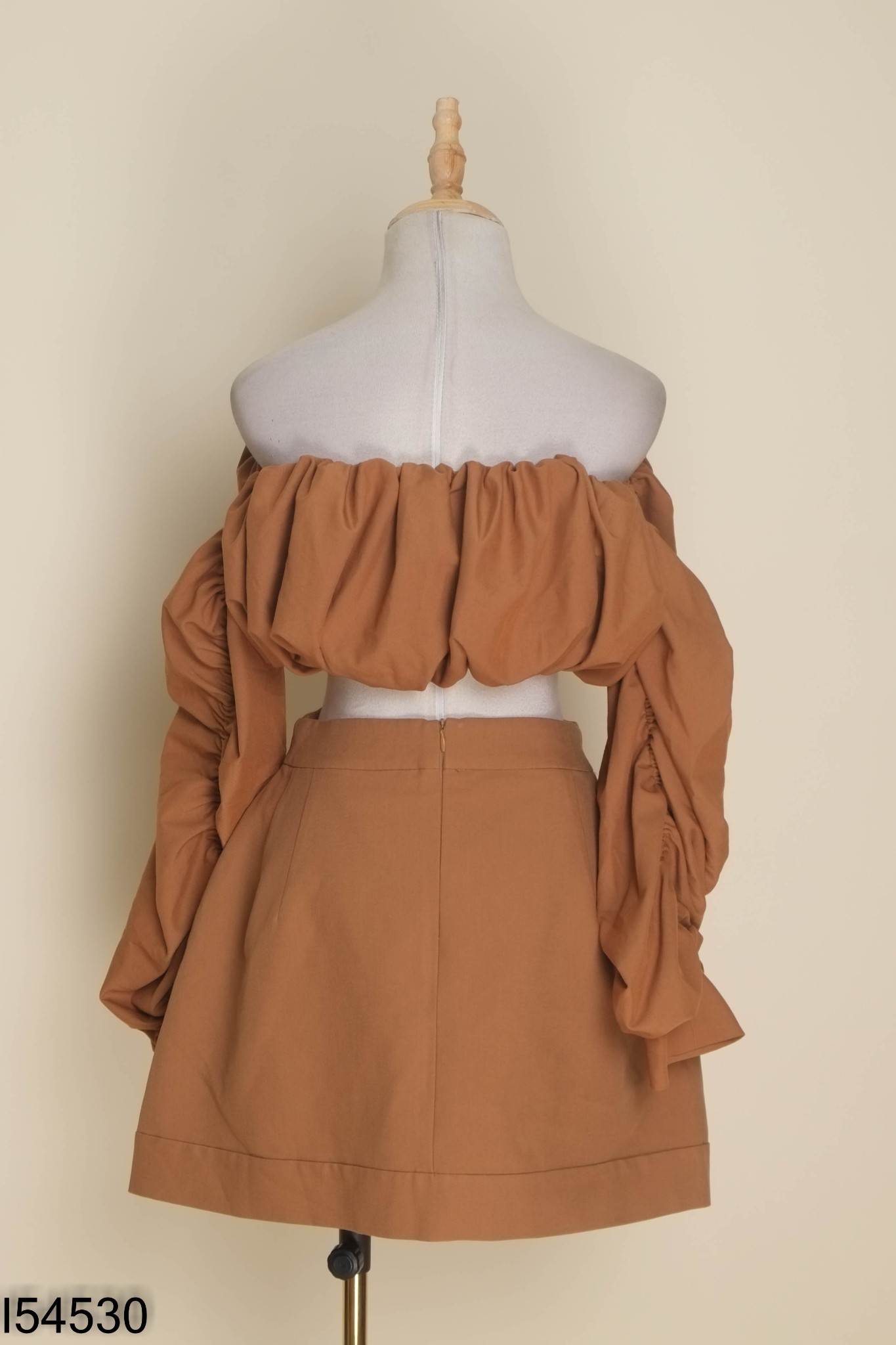 Set SO YOUNG nâu áo croptop + chân váy