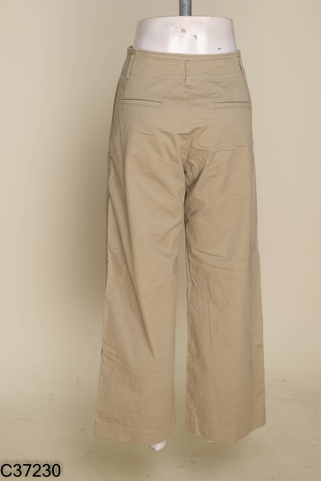 Quần kaki UNIQLO nâu trơn