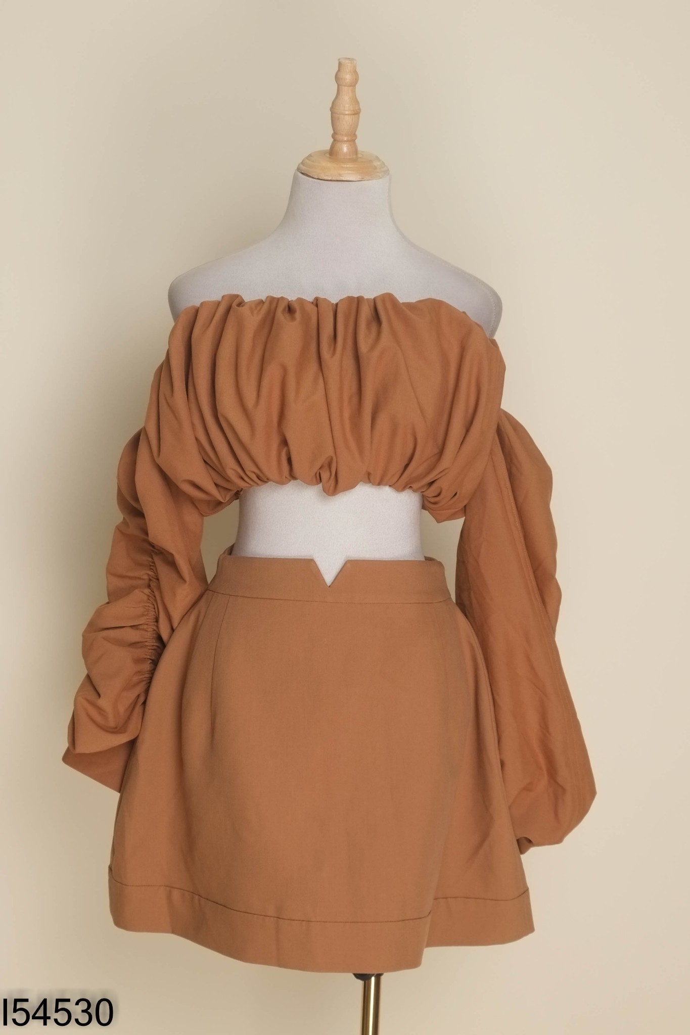 Set SO YOUNG nâu áo croptop + chân váy