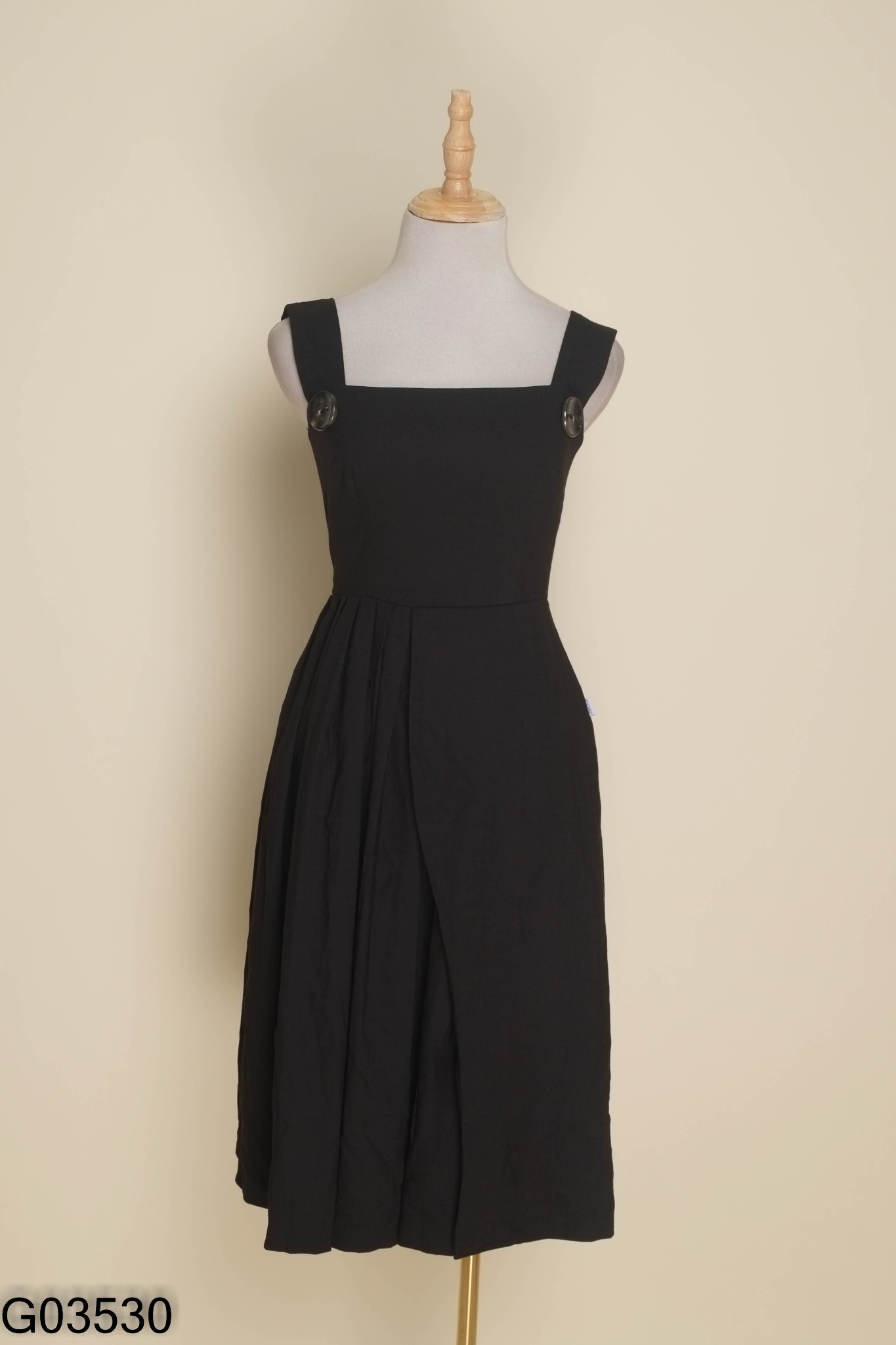 Váy D.CHIC đen phối cúc