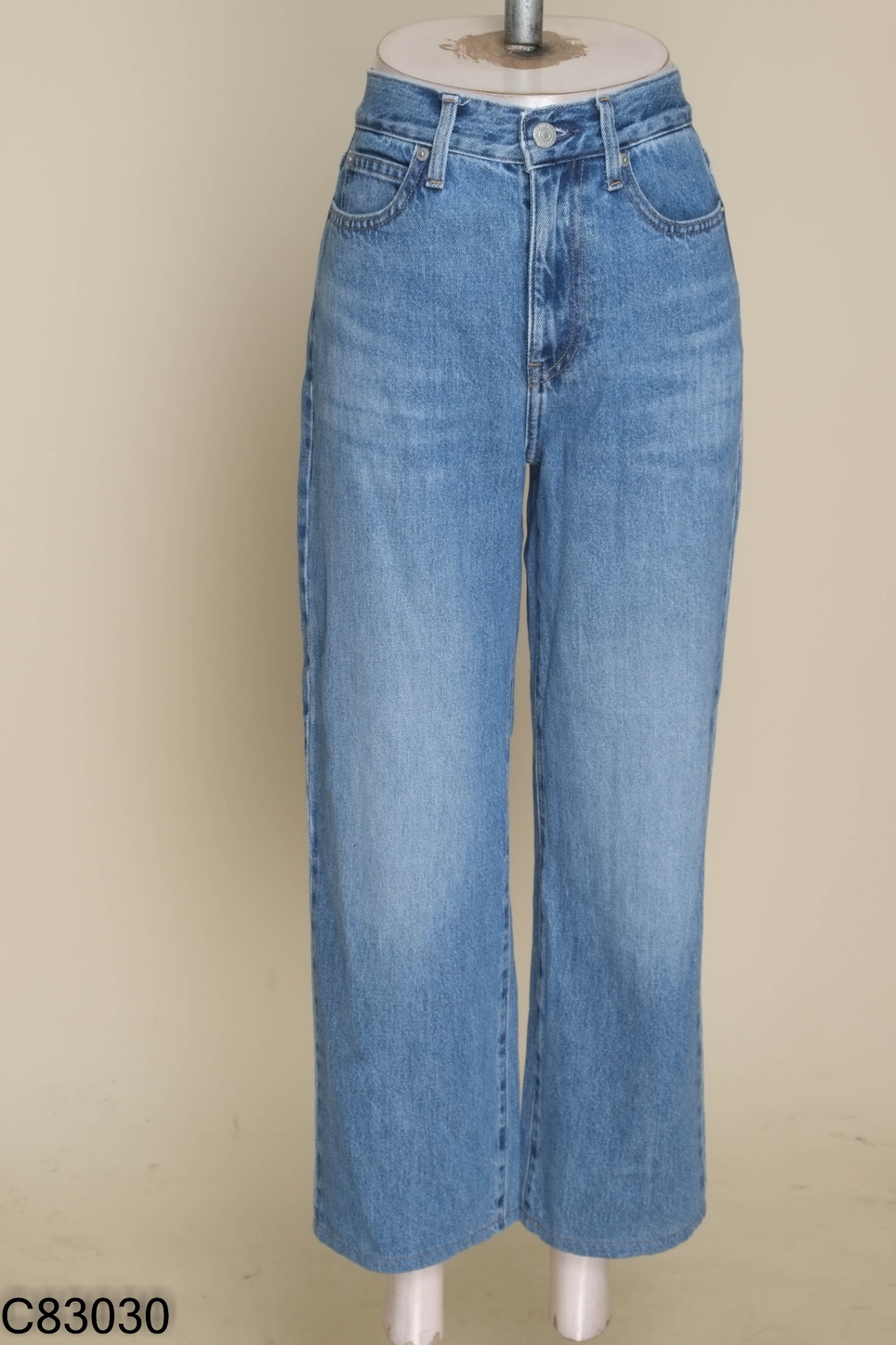 Quần jeans UNIQLO xanh trơn