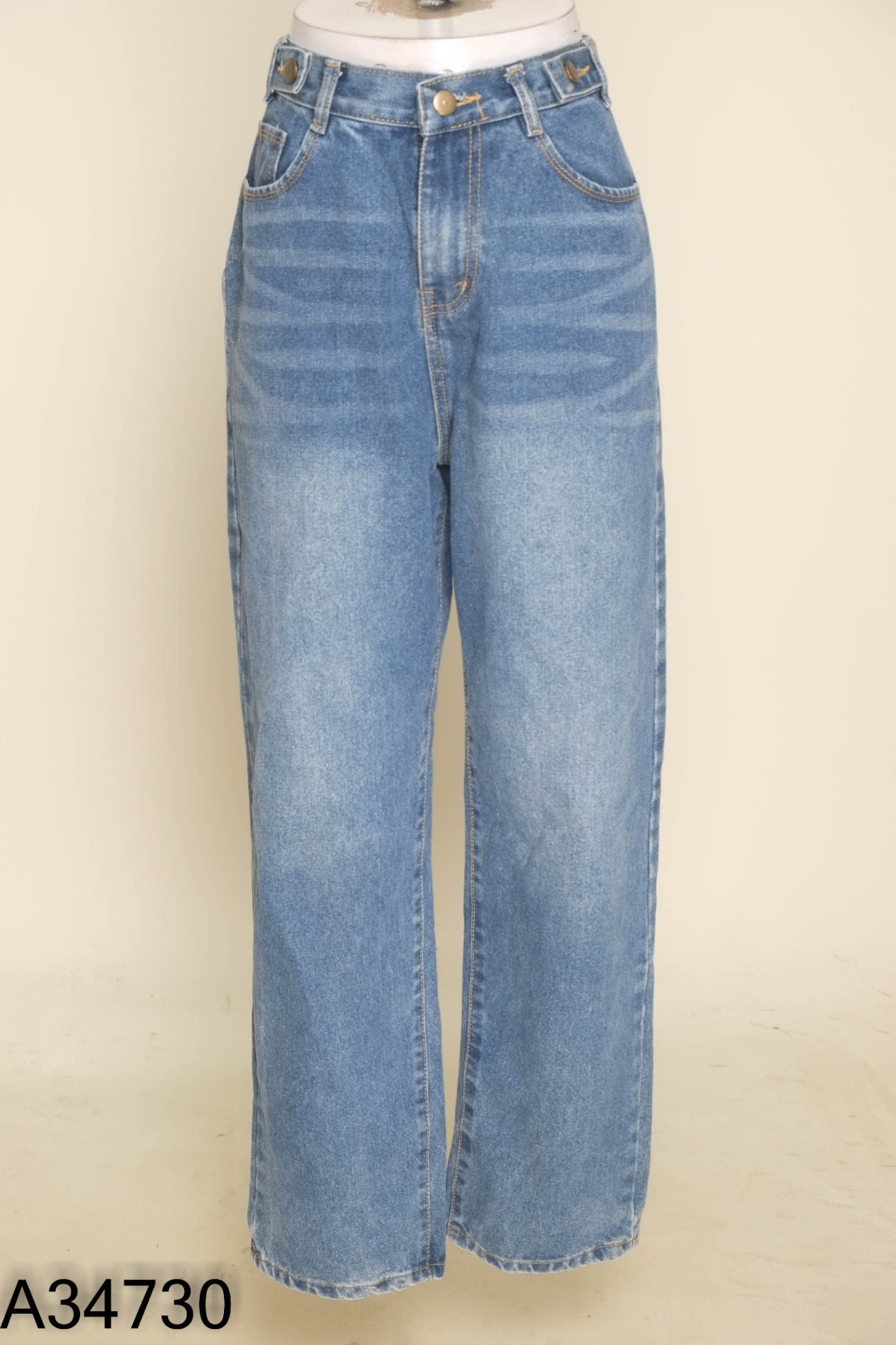 Quần jeans xanh ống suông