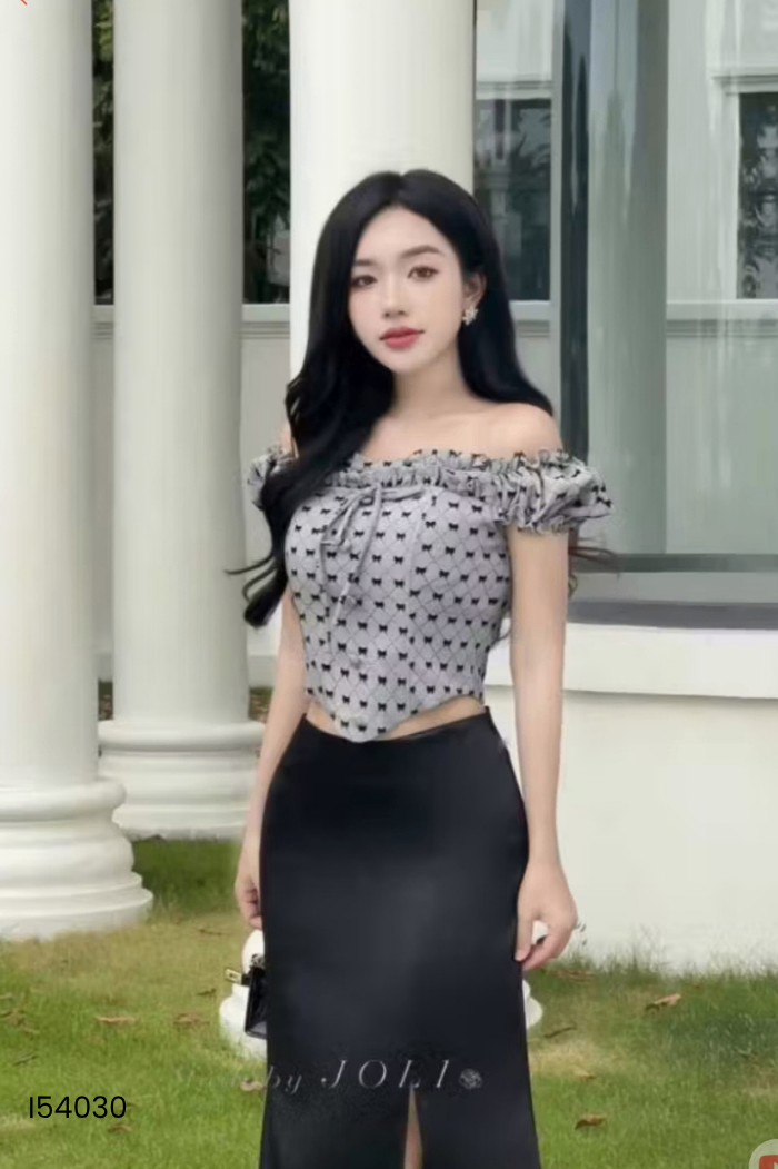 Áo be viền bèo họa tiết now