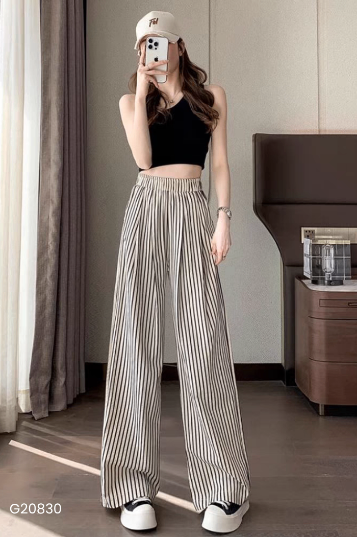 Quần be sọc đen