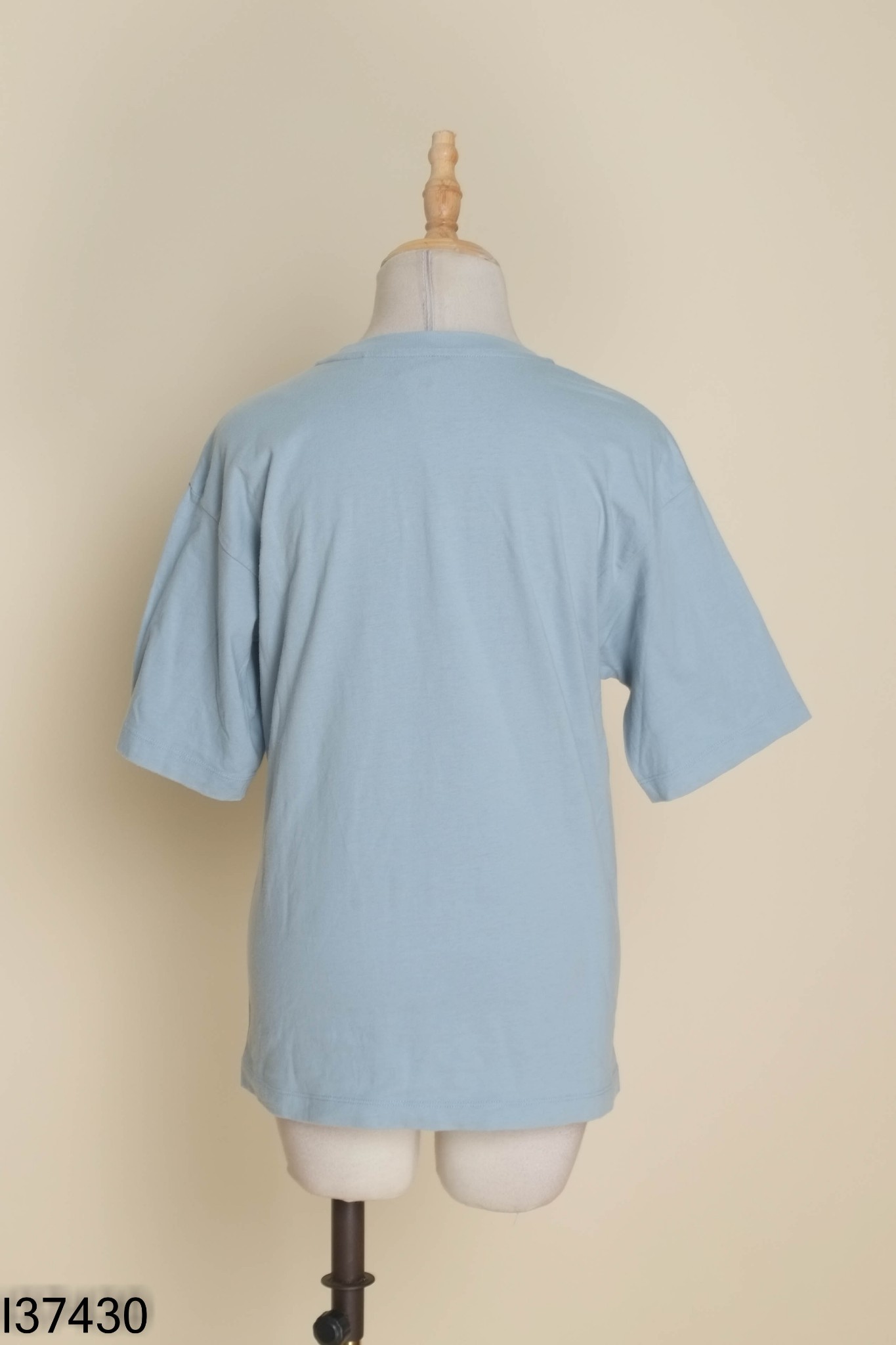 Áo xanh UNIQLO in hình
