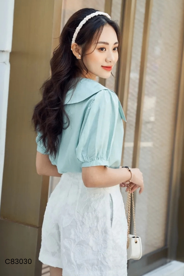 Quần shorts trắng CECI CELA dập hoa