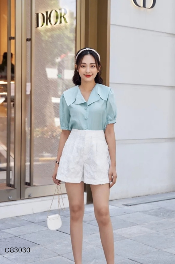 Quần shorts trắng CECI CELA dập hoa