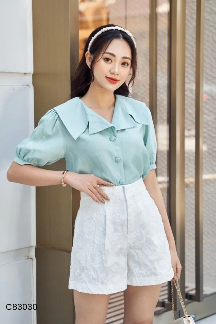 Quần shorts trắng CECI CELA dập hoa