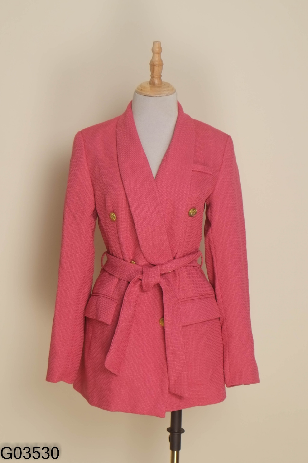 Áo khoác vest hồng phối đai