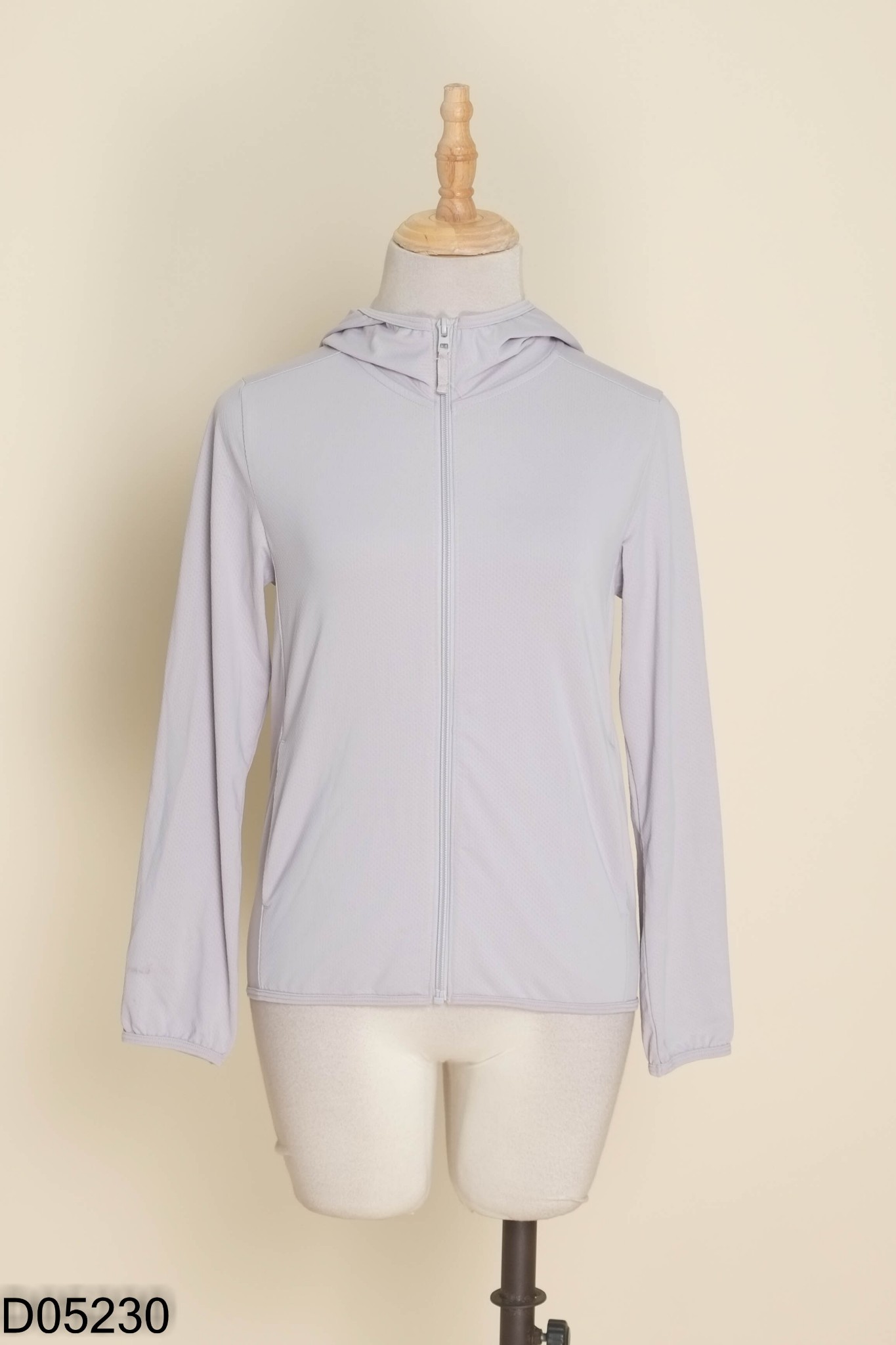 Áo UNIQLO chống nắng xám kid